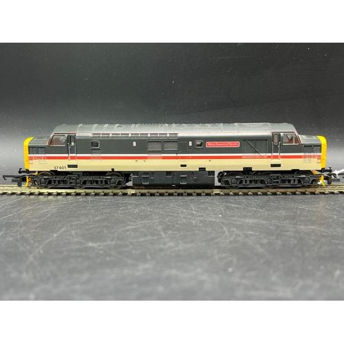 44 - Three Lima Boxed Diesel/Electric Locomotives Tested Runners
(1400g)
Lima 205256 Class 47 in Intercit... 