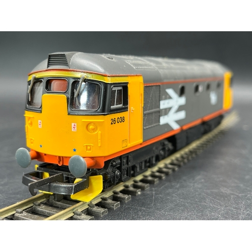 45 - Three Lima Boxed Diesel/Electric Locomotives Tested Runners
(1400g)
Lima 205243 Class 26 Diesel Rail... 