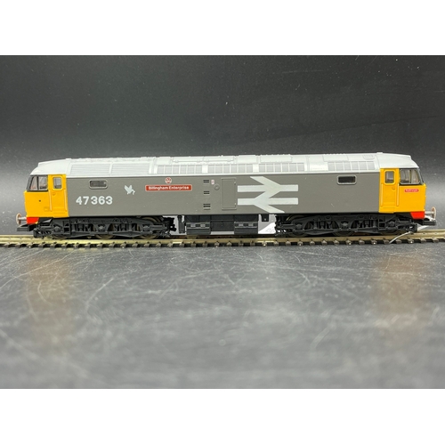 45 - Three Lima Boxed Diesel/Electric Locomotives Tested Runners
(1400g)
Lima 205243 Class 26 Diesel Rail... 