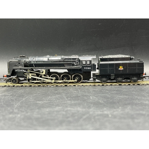 68 - Three OO gauge Steam Locomotives, Two Boxed All Tested Runners
(1500g)
Hornby R322 Class 8F 2-8-0 in... 