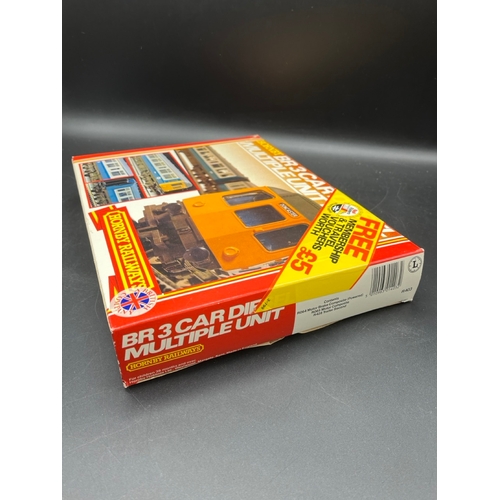 100 - Hornby R403 BR3 Car Diesel Multiple Unit Pack, Tested Runner
(1200g)
Stated contents include:
R064 M... 