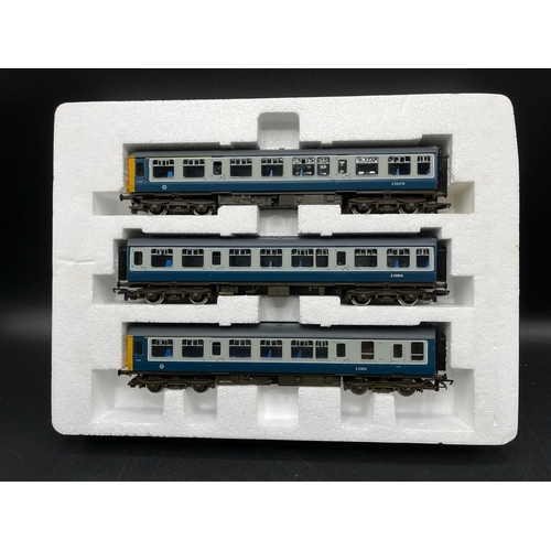 100 - Hornby R403 BR3 Car Diesel Multiple Unit Pack, Tested Runner
(1200g)
Stated contents include:
R064 M... 