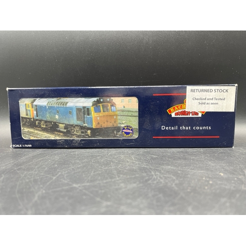 110 - Two Bachmann Class 25 Diesel Locomotives, Tested Runners
(1200g)
Bachmann Branchline 32-402 Class 25... 