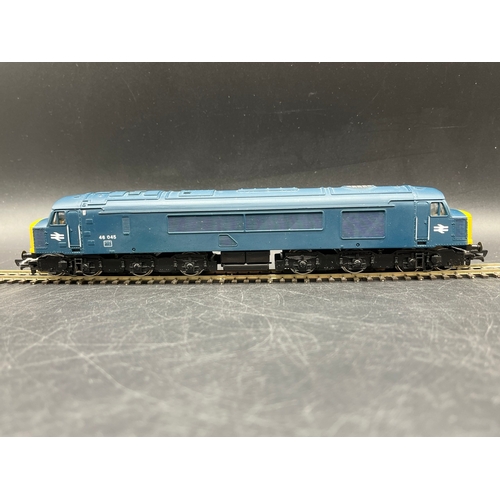 115 - Three OO Gauge Diesel/Electric Locomotives Un-boxed, Tested Runners
(1200g)
Bachmann Branchline 31-0... 