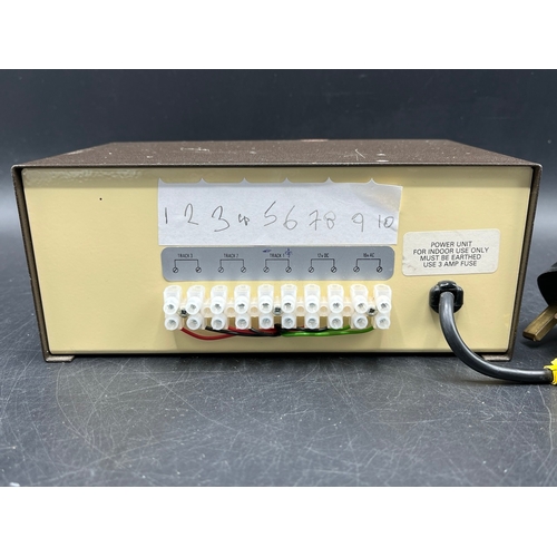 350 - Gaugemaster TS Three Track cased controller with Simulation on one track
(2500g)
Powered on test wor... 