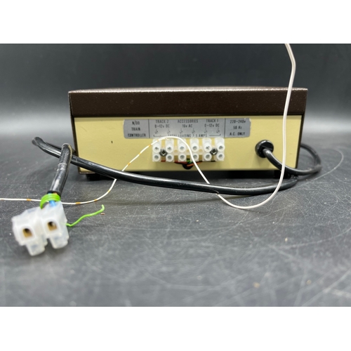 351 - Gaugemaster DS Double Power Controller with Brake Simulator and two Gaugemaster Twin Track mounted c... 