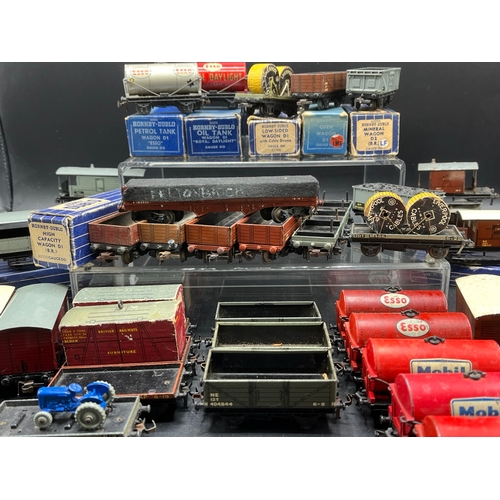 25 - 38 Dublo Rolling-stock in varying condition, few boxed
(3400g)