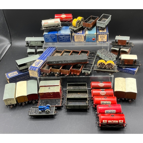 25 - 38 Dublo Rolling-stock in varying condition, few boxed
(3400g)