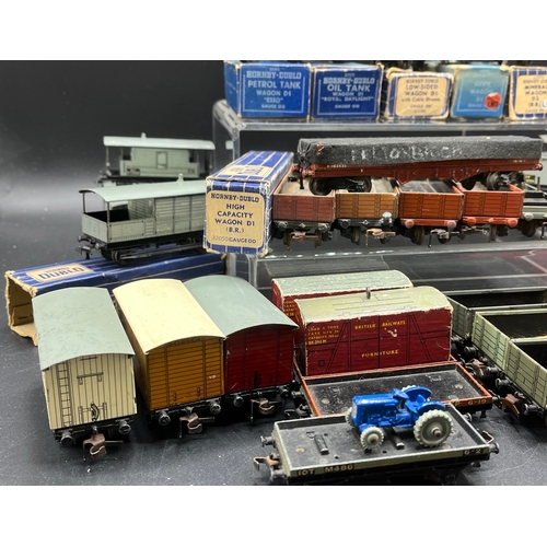 25 - 38 Dublo Rolling-stock in varying condition, few boxed
(3400g)