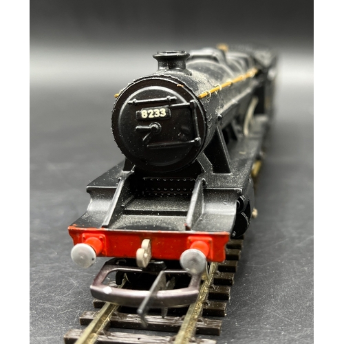 166 - A Wrenn Railways 8F Freight 2-8-0 Tender Locomotive (W2225A). LMS Black RN 8233. Tested Runner 
(750... 