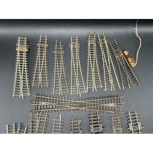 79 - OO Gauge previously used cross-overs and turn-outs from Farish and Peco
(600g)
one turnout Jouef/Pla... 