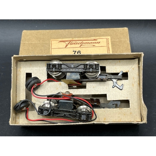 78 - Six H&M SM3 switches in boxes, Two H&M SL4 Panel mounting switch, plus
(3200g)
Fleischmann 76 Bogies... 