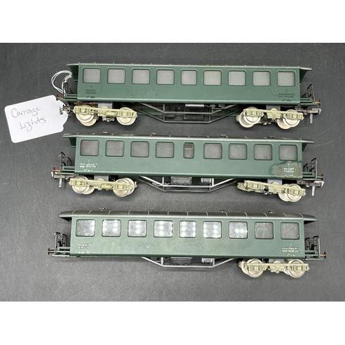 143 - 16 HO Coaches from Fleischmann, Kleinbahn, Lima, Joeuf/Playcraft
(2000g)
All but one 'Ready-to-Roll'... 