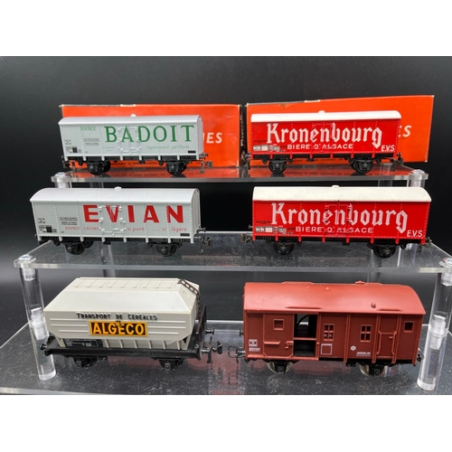 144 - 18 HO/OO Rolling stock from Joeuf/Playcraft, Rivarossi, Märklin
(1000g)
also Triang and Hornby Dublo... 