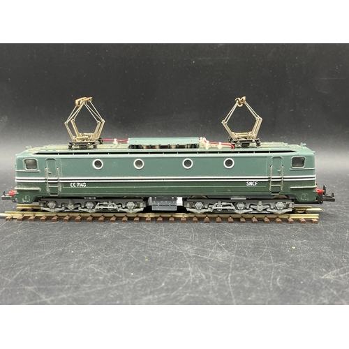 127 - 7 HO Diesel/Electric European Locomotives, six Tested Runners
(3000g)
Four boxed includes:-
Fleischm... 