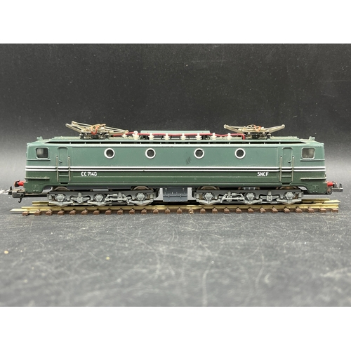 127 - 7 HO Diesel/Electric European Locomotives, six Tested Runners
(3000g)
Four boxed includes:-
Fleischm... 