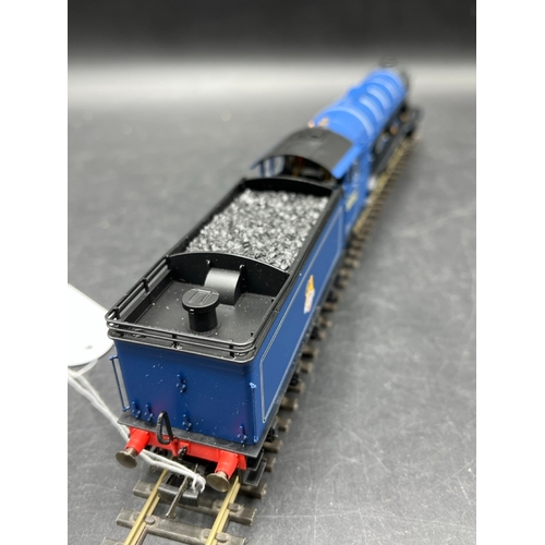 236 - Two OO Hornby Steam Locomotives 
(1100g)
Hornby R1074 Class A3 4-6-2 60052 