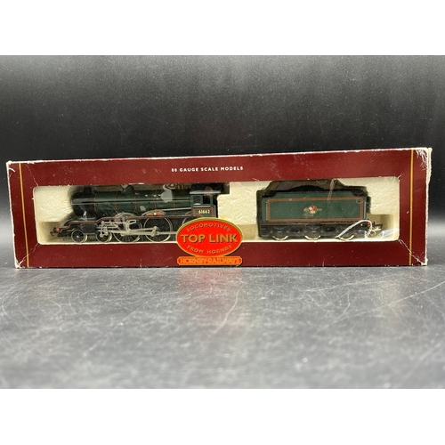 236 - Two OO Hornby Steam Locomotives 
(1100g)
Hornby R1074 Class A3 4-6-2 60052 