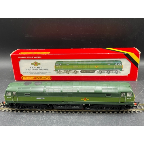 238 - Four OO Diesel/Electric locomotives, three tested Runners
(1500g)
Hornby R073 Class 47 D1670 'Mammot... 