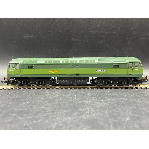 238 - Four OO Diesel/Electric locomotives, three tested Runners
(1500g)
Hornby R073 Class 47 D1670 'Mammot... 