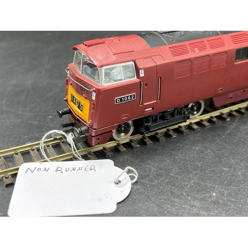 238 - Four OO Diesel/Electric locomotives, three tested Runners
(1500g)
Hornby R073 Class 47 D1670 'Mammot... 