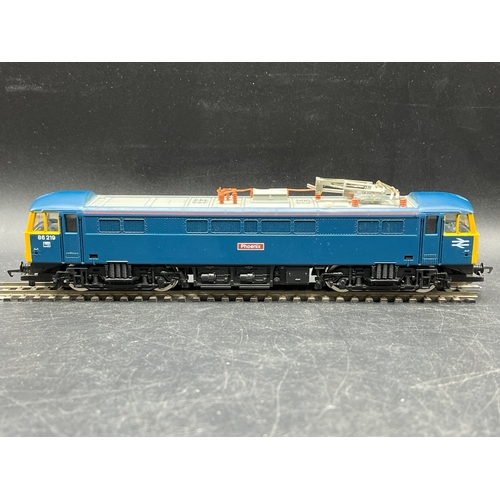 238 - Four OO Diesel/Electric locomotives, three tested Runners
(1500g)
Hornby R073 Class 47 D1670 'Mammot... 