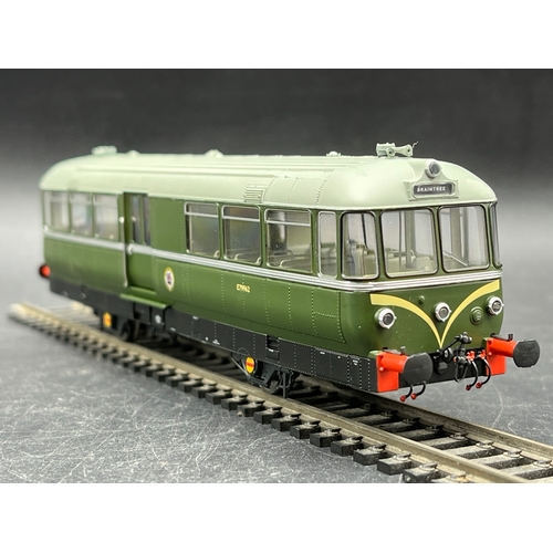 239 - Heljan 8701 Railbus W&M E79962 in dark green with speed whiskers, Tested Non-runner despite looking ... 