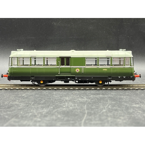 239 - Heljan 8701 Railbus W&M E79962 in dark green with speed whiskers, Tested Non-runner despite looking ... 