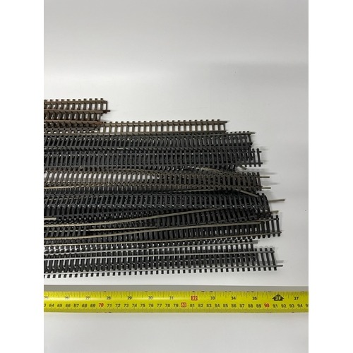 80 - OO gauge track from various manufacturers, mostly flexi
(2000g)
Poor to Fair condition
Minimum of 12... 