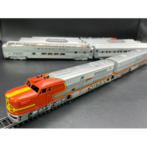 129 - A glorious Santa Fe HO train of 12 including Athearn motorised Co-Co #75 ALCO Pa1 diesel locomotive,... 