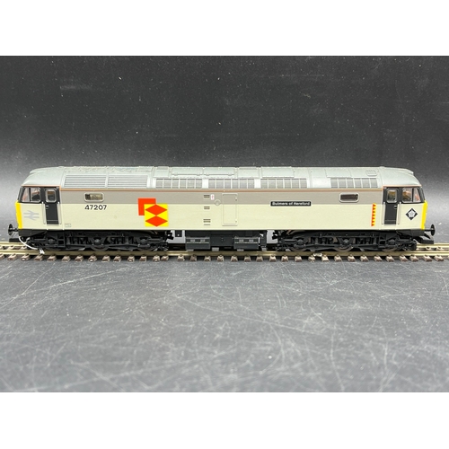 240 - Four Boxed OO Lima Diesel/Electric Locomotives, Two Tested Runners
(1800g)
Lima L204932 Class 37 379... 