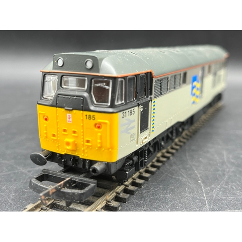 240 - Four Boxed OO Lima Diesel/Electric Locomotives, Two Tested Runners
(1800g)
Lima L204932 Class 37 379... 