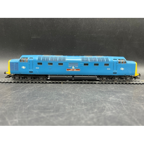 241 - Four OO Lima Diesel/Electric Locomotives, each Tested Runners
(1800g)
Lima L205126 Class 52 Western ... 