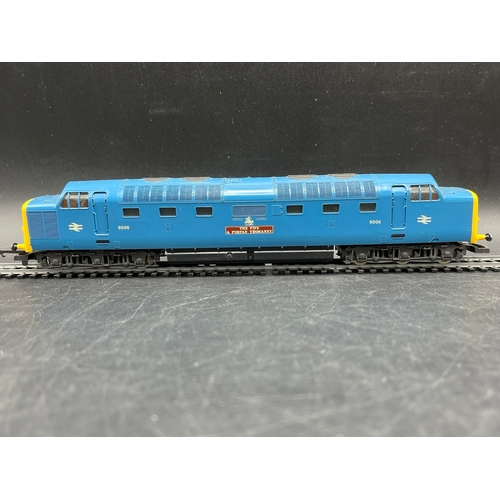 241 - Four OO Lima Diesel/Electric Locomotives, each Tested Runners
(1800g)
Lima L205126 Class 52 Western ... 