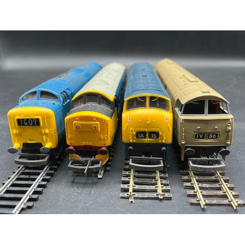 241 - Four OO Lima Diesel/Electric Locomotives, each Tested Runners
(1800g)
Lima L205126 Class 52 Western ... 