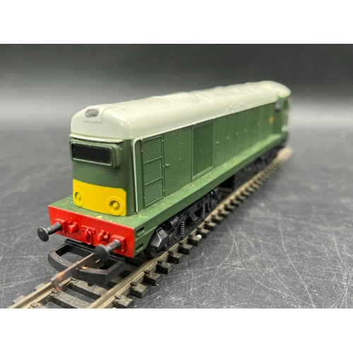 242 - Five OO Diesel/Electric Locomotives, each Tested Runners
(1600g)
Hornby R068 Class 25 25247 in BR Bl... 