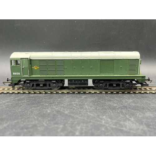 242 - Five OO Diesel/Electric Locomotives, each Tested Runners
(1600g)
Hornby R068 Class 25 25247 in BR Bl... 