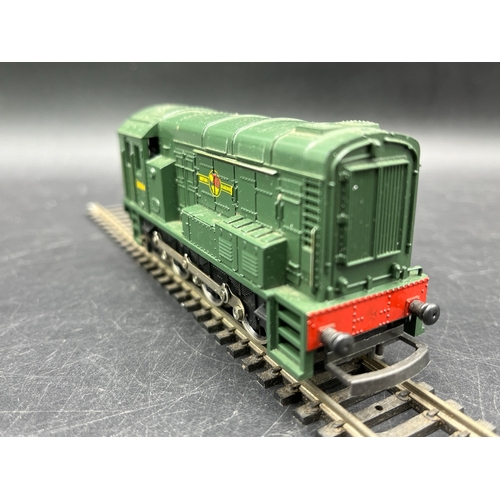 242 - Five OO Diesel/Electric Locomotives, each Tested Runners
(1600g)
Hornby R068 Class 25 25247 in BR Bl... 