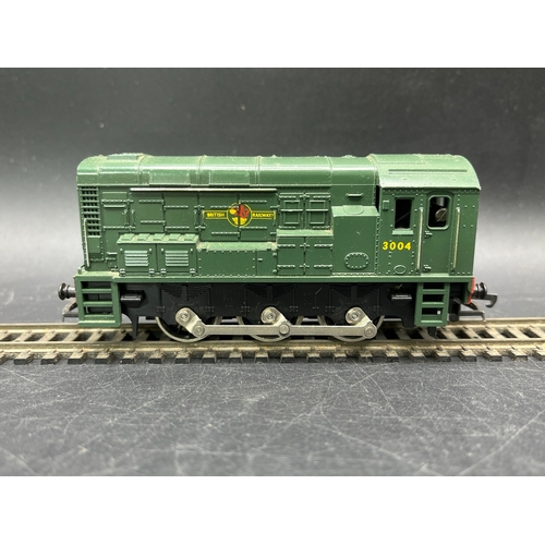 242 - Five OO Diesel/Electric Locomotives, each Tested Runners
(1600g)
Hornby R068 Class 25 25247 in BR Bl... 