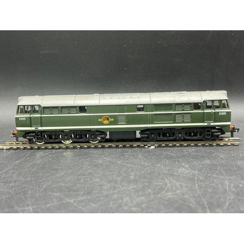 243 - Four OO Diesel/Electric Locomotives, each Tested Runners
(1800g)
Bachmann Branchline 31-077 Class 46... 