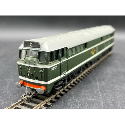 243 - Four OO Diesel/Electric Locomotives, each Tested Runners
(1800g)
Bachmann Branchline 31-077 Class 46... 