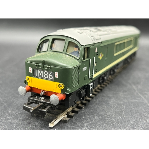 243 - Four OO Diesel/Electric Locomotives, each Tested Runners
(1800g)
Bachmann Branchline 31-077 Class 46... 