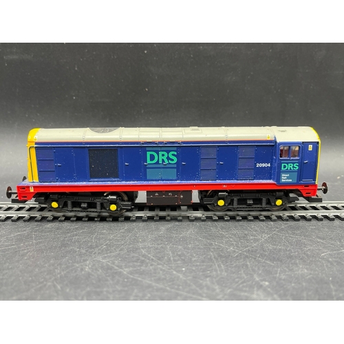 244 - Three Boxed OO Lima Diesel/Electric Locomotives, each Tested Runners
(1400g)
Lima L204966 Class 66 d... 