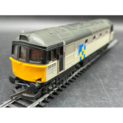 244 - Three Boxed OO Lima Diesel/Electric Locomotives, each Tested Runners
(1400g)
Lima L204966 Class 66 d... 