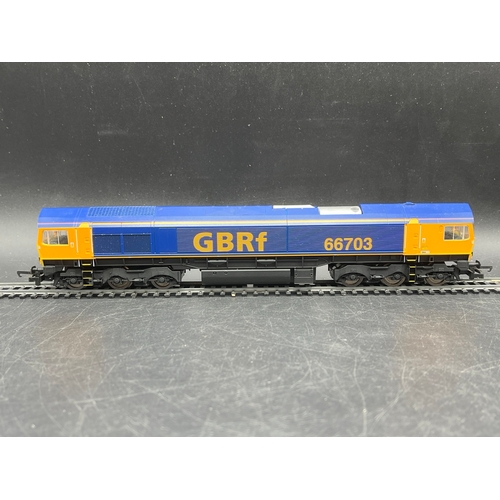 244 - Three Boxed OO Lima Diesel/Electric Locomotives, each Tested Runners
(1400g)
Lima L204966 Class 66 d... 