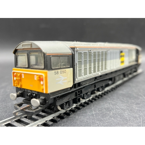 246 - Three OO Diesel Locomotives, Tested Runners
(1400g)
Hornby R705 Class 58 58050 'Toton Traction Depot... 