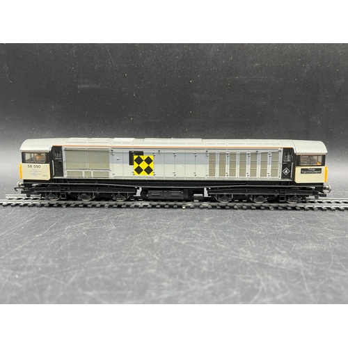 246 - Three OO Diesel Locomotives, Tested Runners
(1400g)
Hornby R705 Class 58 58050 'Toton Traction Depot... 