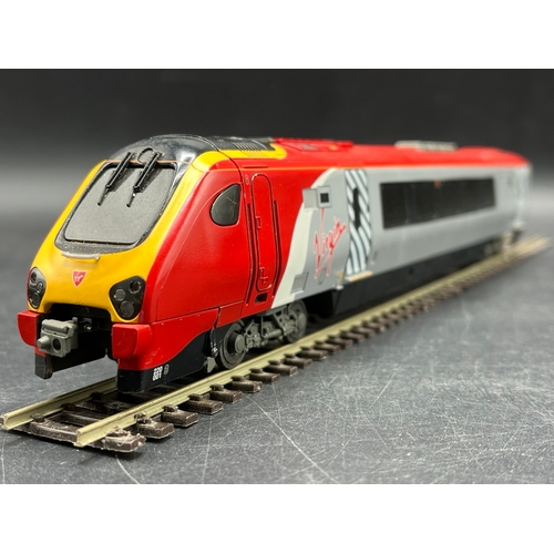 186 - Bachmann Branchline 32-600 Class 220 Virgin Voyager 4 car DEMU 