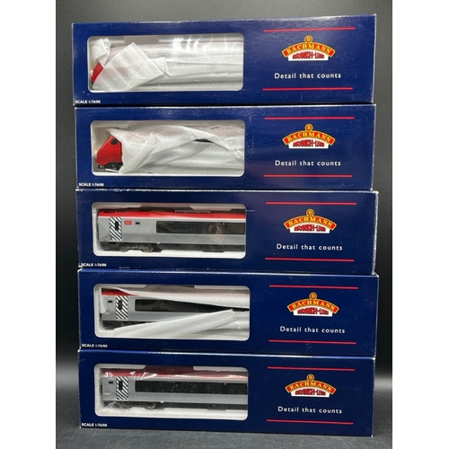 186 - Bachmann Branchline 32-600 Class 220 Virgin Voyager 4 car DEMU 