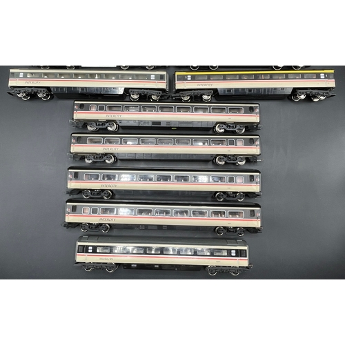 187 - Three Hornby Class 91 Intercity Locomotives & Dummies with seven Intercity coaches, Tested Runners
(... 